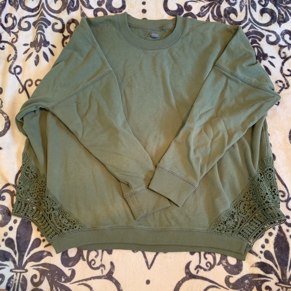 NWOT aerie medium oversized sweatshirt
